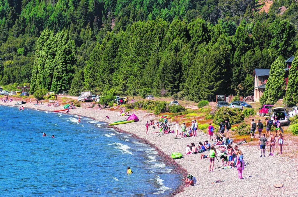 playa_principal_lago_meliquina